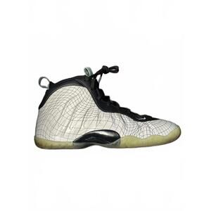 Nike Foamposite Size 6.5y/8w
